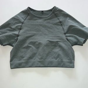 Alphalete crop top size small